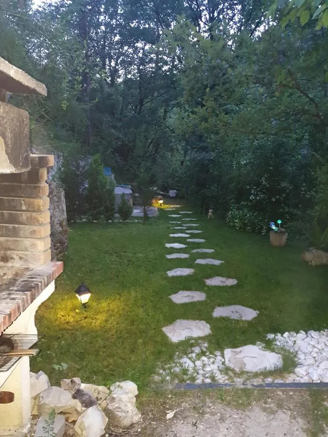 Chalet Type Studio De Charme Avec Jacuzzi Guest House Touet-de-l'Escarene